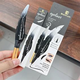 این-خط-چشم-با-سری-ماژیکی،-برای-کشیدن-خط-چشم،-بسیار-خوش-دست-و‌روون-و‌کاملا-مشکی-هست-