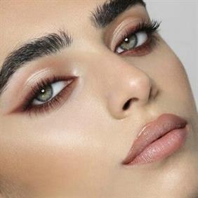 خط چشم قهوه ای