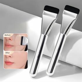 این-براش-با-طراحی-خاص-و-جدید-و-ویژه،-کرمپودر-رو-به-صورت-کاملا-یکدست-و-صاف-روی-پوستتون-پخش-میکنه-و-باعث-میشه-پوست-مثل-فیلترای-اینستا-بشه-